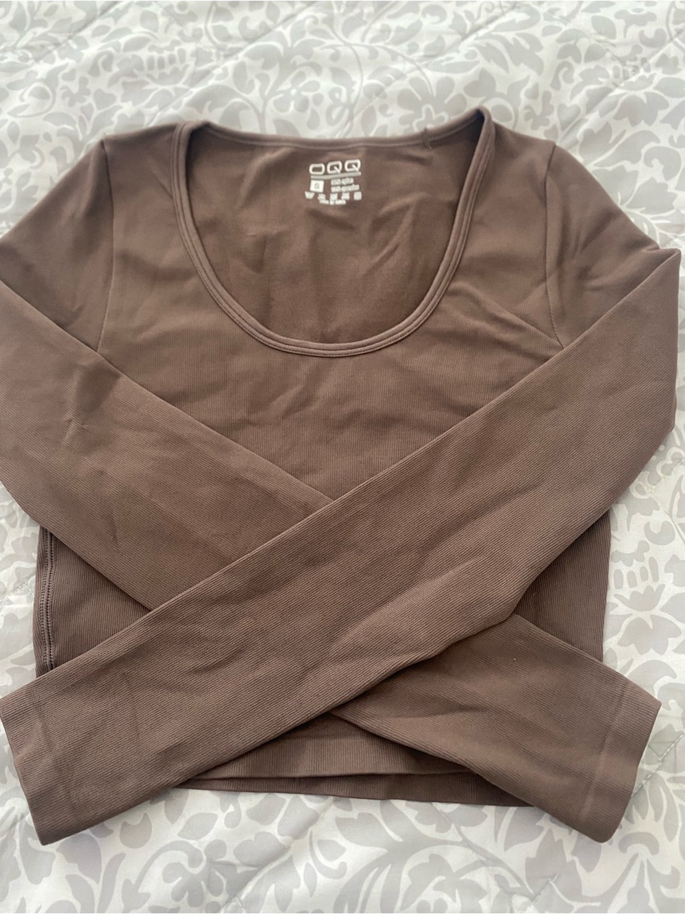 OQQ Women's Scoop Neck Long-Sleeve Top in Chocolate Brown